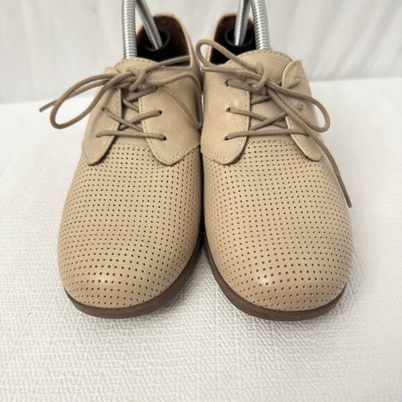 Dansko Shoes Womens 5.5-6 US Louise Beige Cream Perforated Block Heel Lace Up 36 - Picture 2 of 12